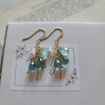 【14kgf 】ブルージルコン×レインボームーンストーン＊梅雨を彩る青い紫陽花ピアス/イヤリング変更可の画像