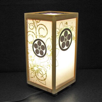 ◆家紋の宿り木「丸に梅鉢」／美と耐久性を高めるラミネート／LED昼白色･桧枠造・フイルム加工・軽量／至福の灯火!!の画像