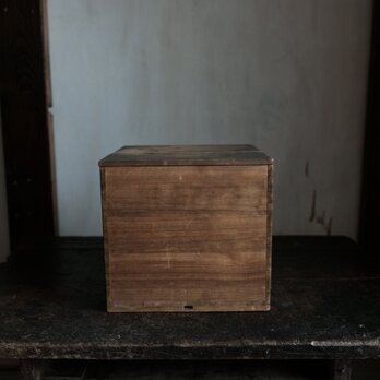 味のあるお品物◆古い骨董の木箱　収納やDIYなどに　古物　古民家　丁寧な暮らしに　antiques 時代物　i5の画像