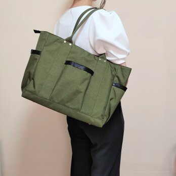 コーデュラナイロン×本革トートバッグL｜軽量＆撥水・13インチPC対応〈自立・多ポケット仕様〉カーキグリーンの画像