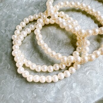 B146-ヴィンテージブレスレット U.S.A. 1980s  Fake Pearl Four Braceletの画像