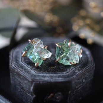 【一点物】フローライトとムーンストーンのピアス