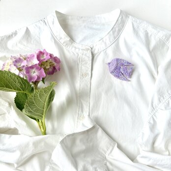 "Ajisai hanatori" きらめく紫カラーの紫陽花の花鳥　刺繍ブローチの画像