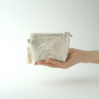 【西陣織　服部織物　シルバー　こはく錦　シルク帯リメイクミニポーチ】カードケース、ポーチ小さめ。誕生日ギフトにも。の画像