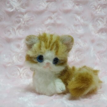 羊毛フェルト  猫  ミヌエットちゃん  茶白  招き猫  飾り物  置物の画像