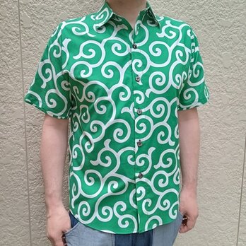 半袖和柄シャツ（大唐草模様）リーフ×白の画像