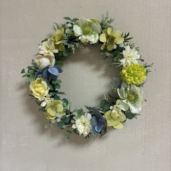 爽やかなクレマチスと紫陽花のリースの画像