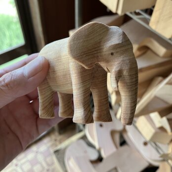 木製彫刻ぞう　檜の画像