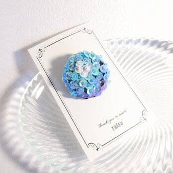 雨上がりの紫陽花／スパンコール刺繍ブローチ