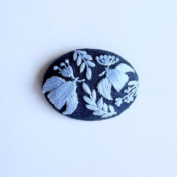 北欧風ことりと草花の刺繍ブローチ#374の画像