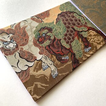 『唐獅子図』　狩野永徳御朱印帳　B5見開き御朱印帳　見開き御朱印帳　牡丹蔓正絹　シルク　繁栄　魔を除ける　守神　桐生織物の画像