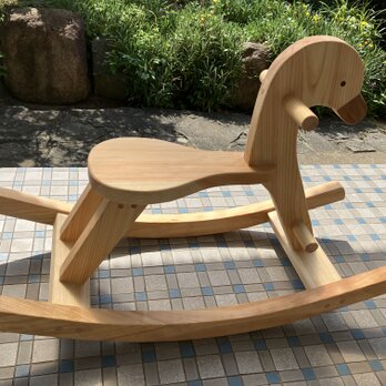 ヒノキの木馬おもちゃ(アヒル型)の画像