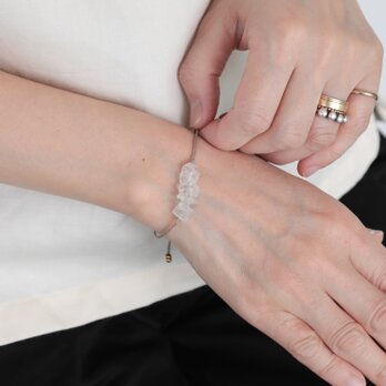 Crystal bracelet / 紐ベージュの画像