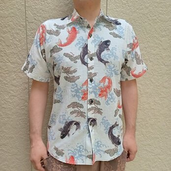 半袖和柄シャツ（波に跳ね鯉と松）の画像