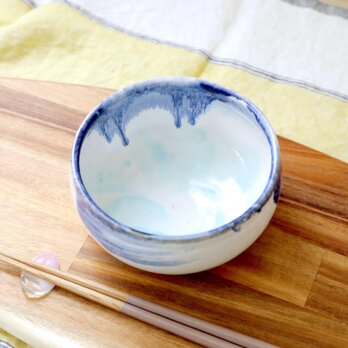二色のブルー にじみ模様の丸鉢の画像