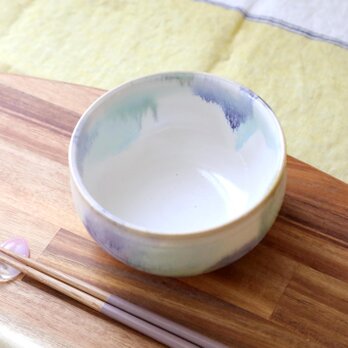 涼やかブルーグリーン にじみ模様の丸鉢 白釉の画像