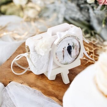 【6月限定】ジューンブライドに贈るカメラ型写真立て｜結婚祝い・名入れ対応フォトフレームの画像