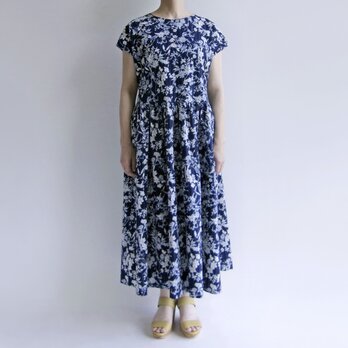 花のワンピース＊White＆Blue  Flowers(国産コットン・リップル生地・クルーネックタイプ)受注製作＊送料無料の画像