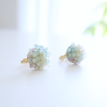 hydrangea　淡色天然石の一点ものイヤリングの画像