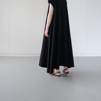 FRECKLE｜organic cotton cut and sew long one piece/black robeの画像