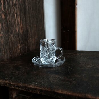 大きな薔薇の文様◆クリスタル・プレスガラス　カップ＆ソーサー　茶器　ローズ　クリア　昭和後期