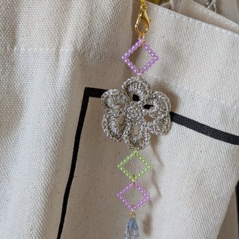 お花キラキラストラップ