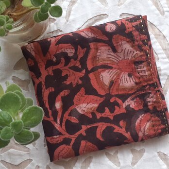 草木染め インド綿バンダナ ブロックプリント 唐草花柄 朱色×黒色 ＜ naturaldye・ コットン＞の画像