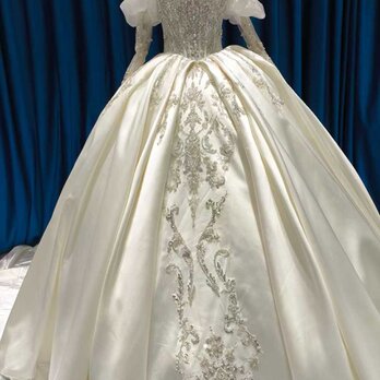 フランス風 ウエディングドレス ベアトップ 姫袖 キラキラ光る刺繍 憧れのドレス ハンドメイド 結婚式の画像