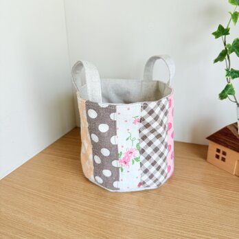 YUWAパッチワークのバケツ型小物入れ⑧の画像