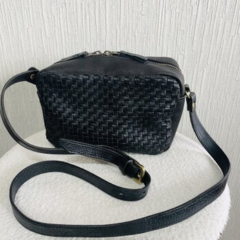 スペインメッシュレザーと姫路レザーのファスナーショルダーバッグ
