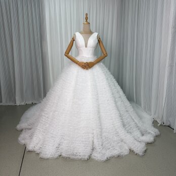 豪華！ウェディングドレス プリンセスライン 編み上げ もこもこドレス 華やかなトレーン 結婚式の画像