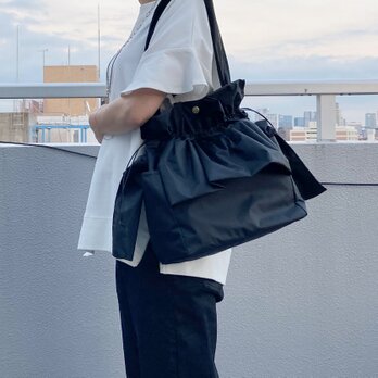 トートや斜めがけにも♪シャーリング撥水ナイロン＊3way巾着ショルダー＊A4収納可能　