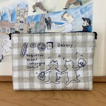 「パン屋さんにおつかいに行く猫兄弟」の刺繍ポーチ