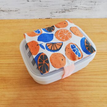 お弁当に！保冷剤ケース付きお弁当箱ゴムバンド ランチベルト  みかんの画像