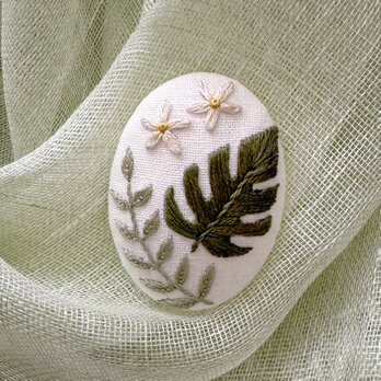 〈刺繍キット〉モンステラの刺繍ブローチの画像