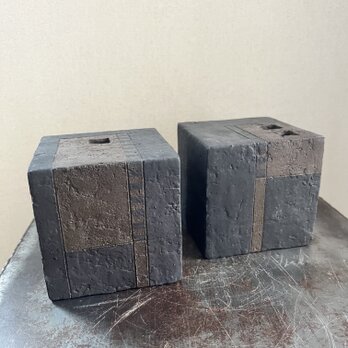 オブジェ　(花器)　黒釉&焼締　幾何学紋　boxの画像
