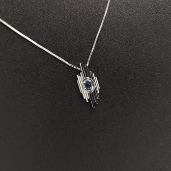 ハンドメイドのシルバーペンダント  Skalisto Up トパーズ  6×8mmの画像