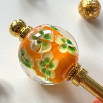 かんざし　オレンジと黄色の花のとんぼ玉　一本挿し　一本簪　涼しげ　夏秋　フラワー　緑　グリーン　イエローの画像