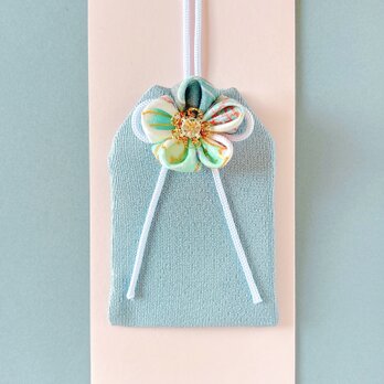 （水浅葱）元巫女が作る花のお守り袋の画像