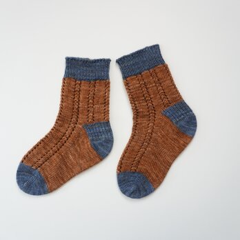 手編みの靴下　「夜の大地」