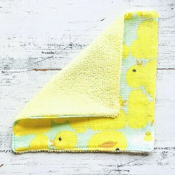 ヒヨコ　ガーゼハンカチ　ハンカチタオル　15cm角　ダブルガーゼ　マイクロファイバー　名入れ　ループ