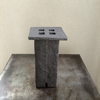 花入(蓋付き)  黒釉　線紋　角型の画像