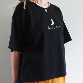 オーバーTシャツ＊眠る月の画像