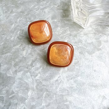 PA367-【 AVON 】エイボン・ヴィンテージピアス 1980s Red Brown Amber Marble Luciteの画像