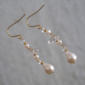 Ýmsar ferskvatnsperlur earring　淡水バロックパール　クオーツ　天然石　ピアス・イヤリングの画像