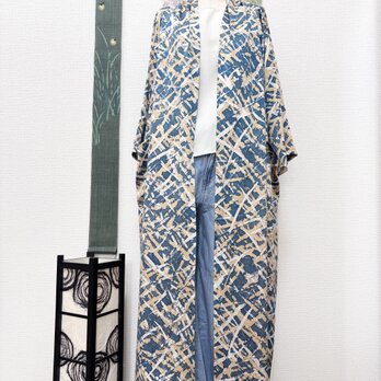 羽織るだけでオシャレ！着物から作ったローブ　荒梅雨の画像