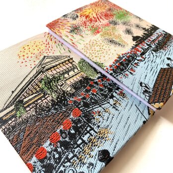 『隅田川花火』　額絵織物御朱印帳　B6大判サイズ　花火　隅田川　夏　船　両国　風情　平和　光　風景　御朱印帳　桐生織物の画像