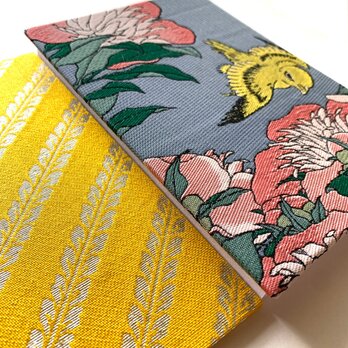 『芍薬にカナアリ』　葛飾北斎御朱印帳　B6大判サイズ　ピオニー　金有　清浄　威厳　幸運　日本画　アート　御朱印帳　桐生織の画像