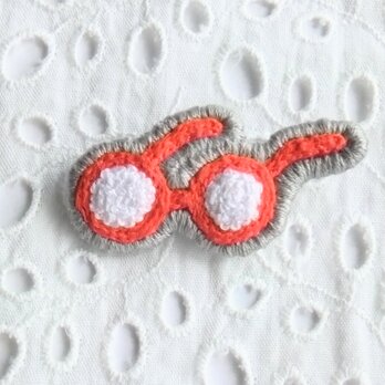 オレンジ色めがね　もこもこレンズの刺繍ブローチの画像