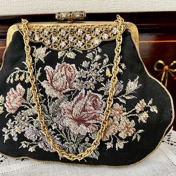 プチポアン刺繍のオペラバッグ(薔薇)の画像